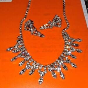 Elegant Silver Necklace and Earring Set